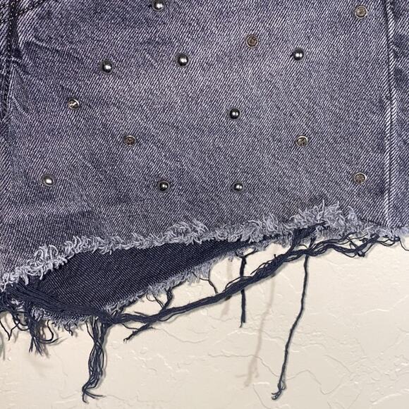 Levi’s wedgie short black with studs and stones - Picture 4 of 8